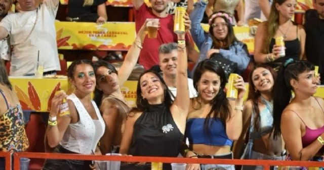 Jana Maradona Presente En La Cuarta Noche De Carnaval De Gualeguaych