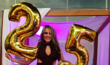 Saraid festejando su cumple 25 en Lima