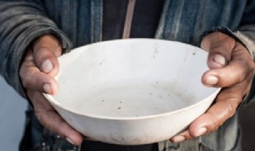 Por la crisis, el 70% de las familias reducen alimentos básicos y saltean comidas