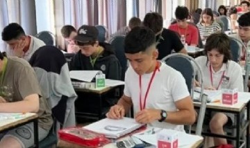 Recaudan fondos para que chicos del Politécnico puedan ir a la Olimpiada Nacional de Matemática