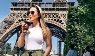 Corina matenado en Paris.