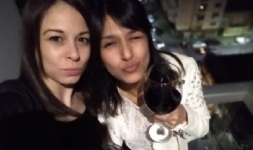 Anabella y Marisol en la noche de La Plata.