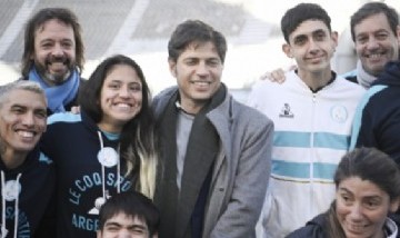 Kicillof despidió a la delegación bonaerense que participará de los Juegos Paralímpicos