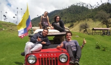 Nacho y sus amigos en Valle del Cocora, Colombia.-