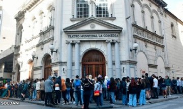 Más de mil estudiantes secundarios disfrutaron de la obra teatral "La Medicina de Molière"