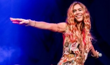 Joss Stone descubrió que está embarazada, días después de adoptar a su tercer hijo