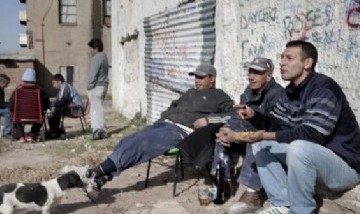 Un informe reveló que uno de cada cuatro jóvenes argentinos es indigente y está fuera del sistema