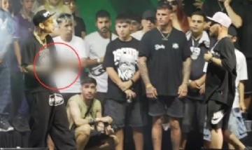 Video: El rapero Ecko sacó un arma durante una batalla de la Liga Bazooka 2025