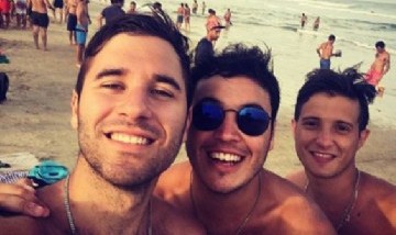 Julian y sus amigos, Praia Do Rosa, Santa Catalina, Brasil.