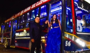 La historia del cumpleaños de 15 con una entrada en colectivo: "Quiero entrar con vos"