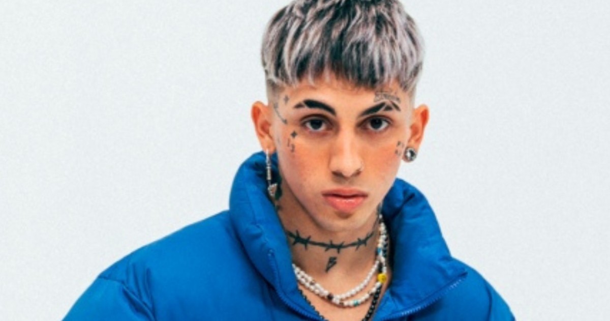 El trapero argentino acusó al productor musical de engañarlo, robarle y de impedir el lanzamiento de un remix junto a Tiago PZK, Ysy A, Milo J y Bhavi.